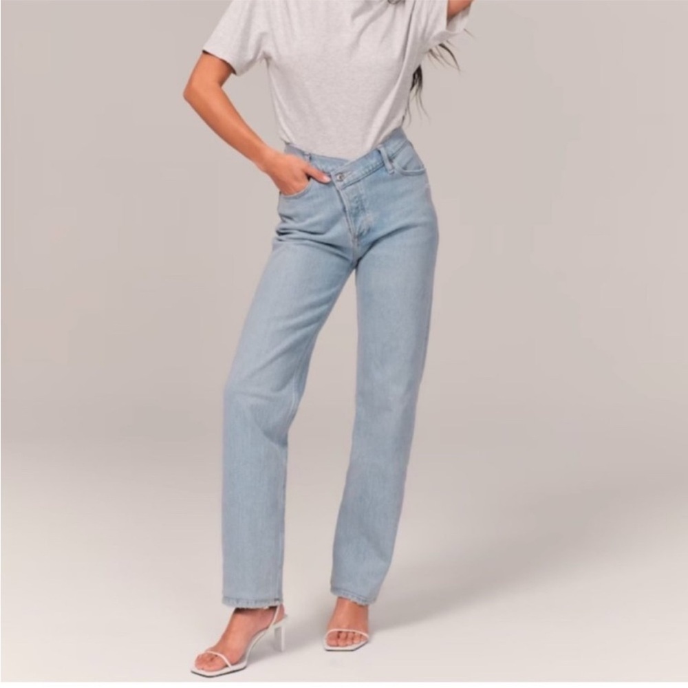 ABERCROMBIE + FITCH Curve Love The Dad High Rise Crossover Straight Leg Jeans